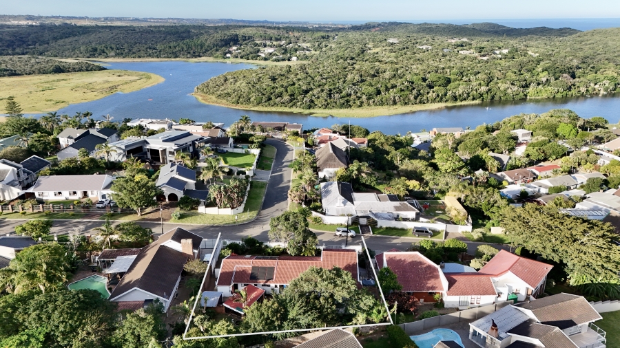 4 Bedroom Property for Sale in Bonza Bay Eastern Cape